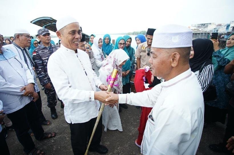 KUA Tanah Merah Dampingi Bupati Inhil tinjau pelayanan Kesehatan di Tanah Merah
