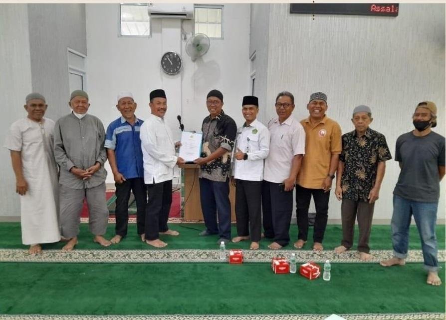 Kepala KUA Rumbai Laksanakan Ikrar Wakaf Tanah Musholla Al-Hikmah