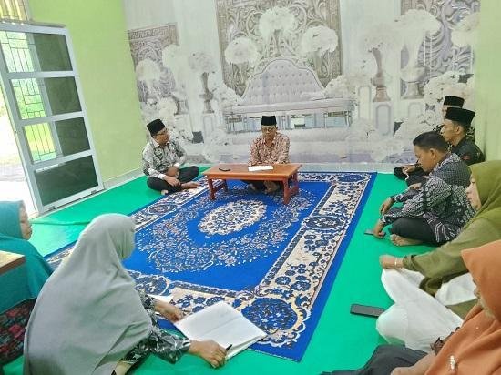 Kepala KUA Kec. Bantan Gelar Rapat Kinerja Triwulan II dan Evaluasi Tupoksi Pegawai