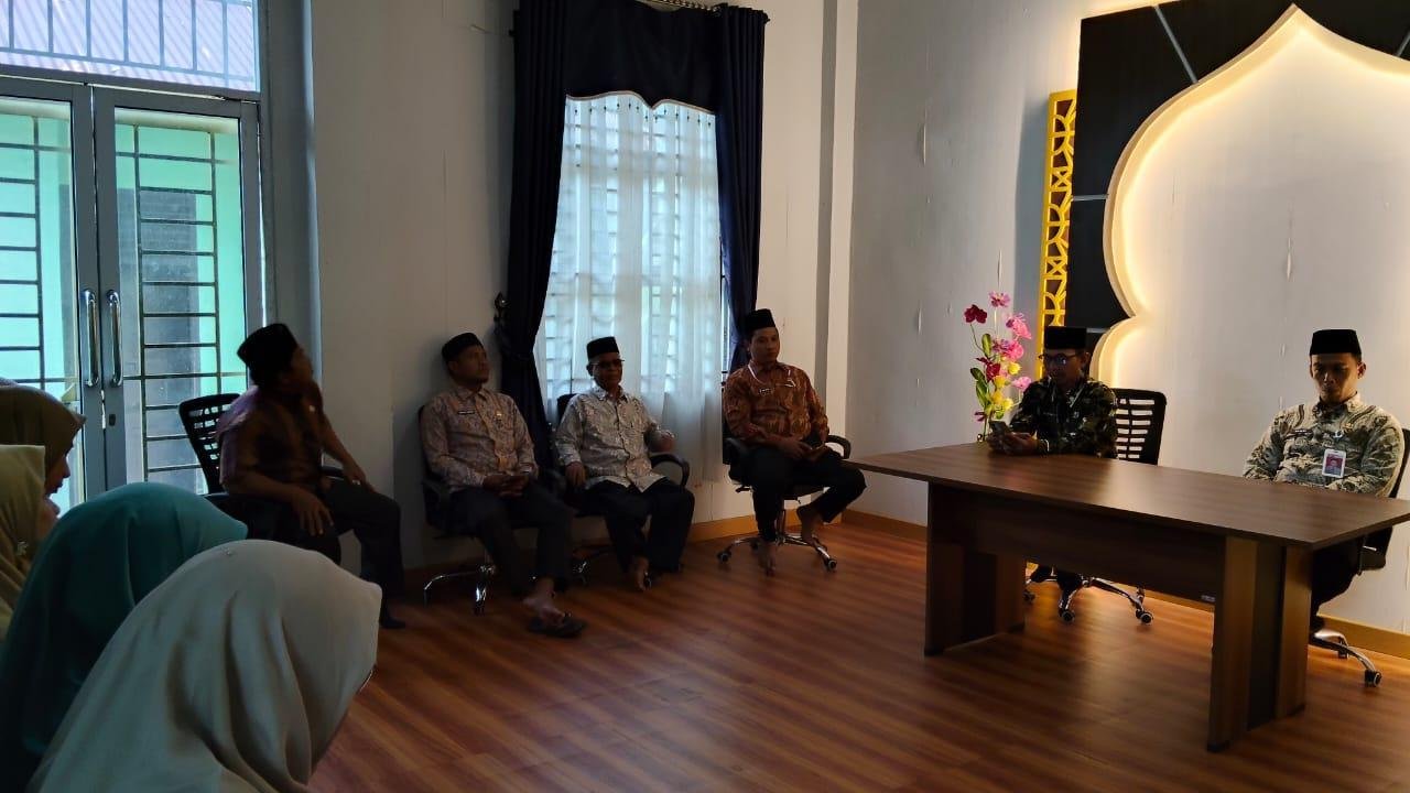 Tingkatkan Kinerja, KUA Kecamatan Gunung Toar Bina Mental dan Rohani Pegawai