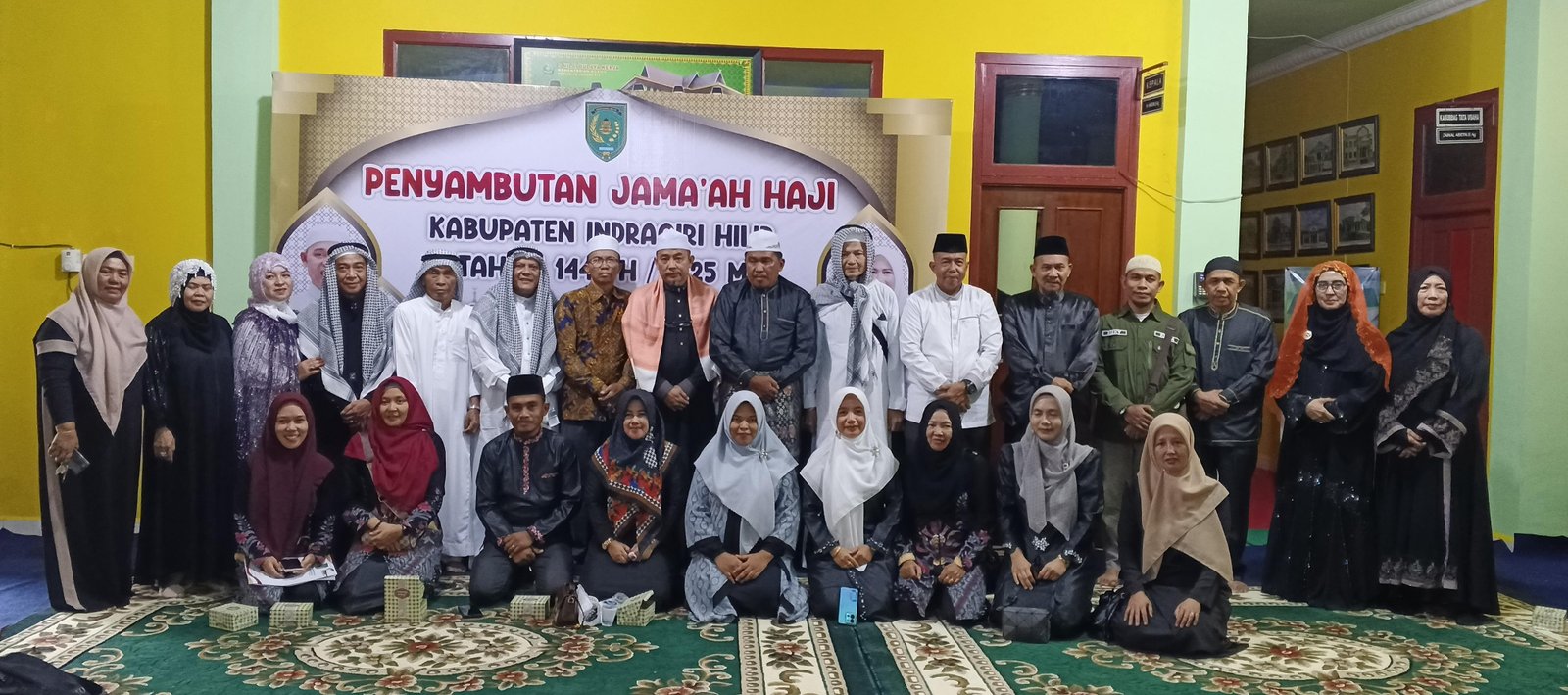 Kepala KUA Tembilahan dan Penyuluh Agama Islam Sambut Kedatangan Jamaah Haji Indragiri Hilir 