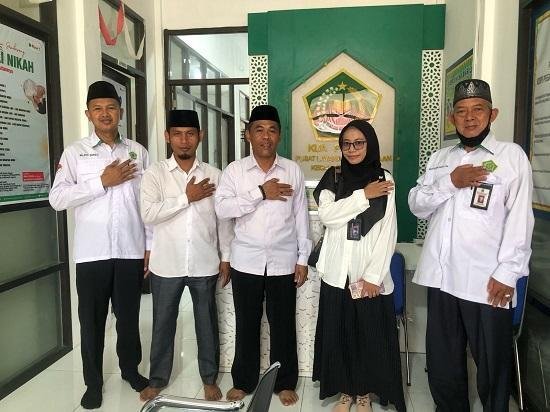 Kepala KUA Kec. Madau Saim dan Staff Sambut Mahasiswi Magang UIN Suska Riau