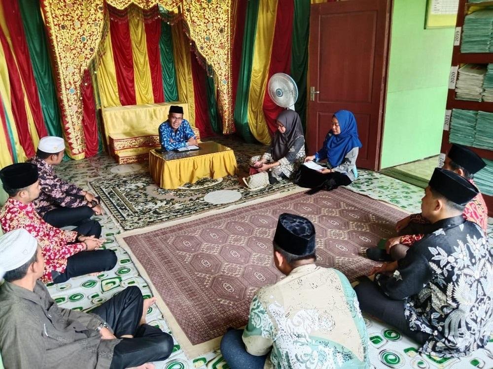 KUA Gaung Gelar Rapat Evaluasi Kinerja Staf dan Penyuluh Agama