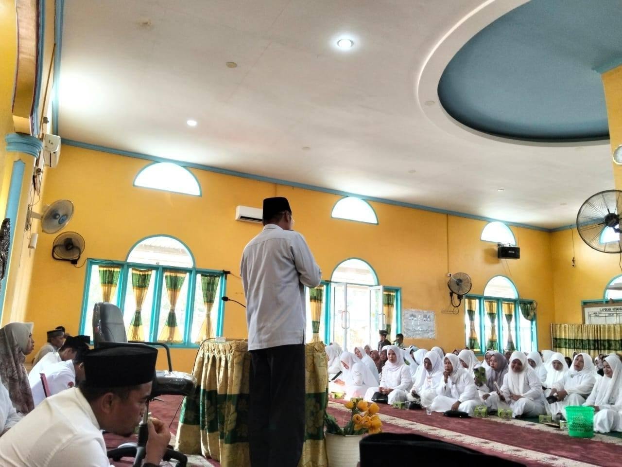 Kepala KUA Batang Cenaku Hadiri Acara BKMT di Desa Batu Papan, Ajak Jamaah Refleksi Nilai Waktu