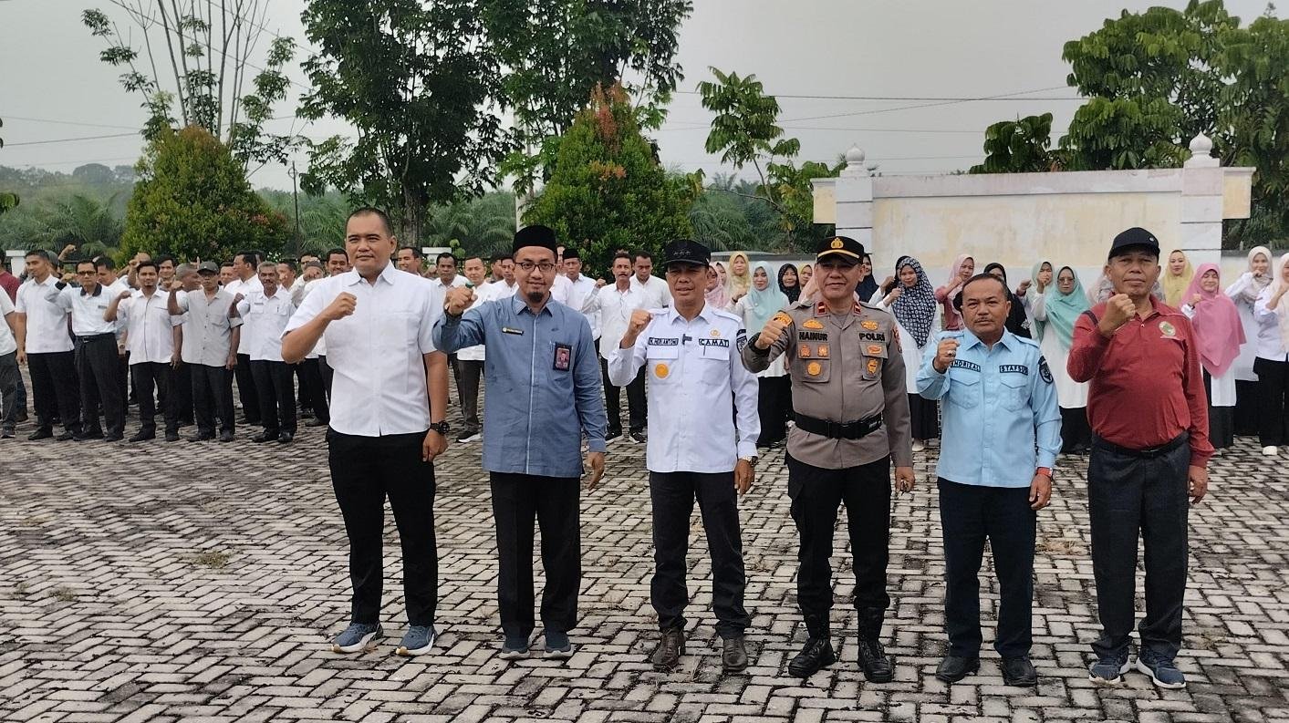 Kepala KUA Kecamatan Sentajo Raya Hadiri Apel Pasukan Karhutla di Kecamatan Sentajo Raya
