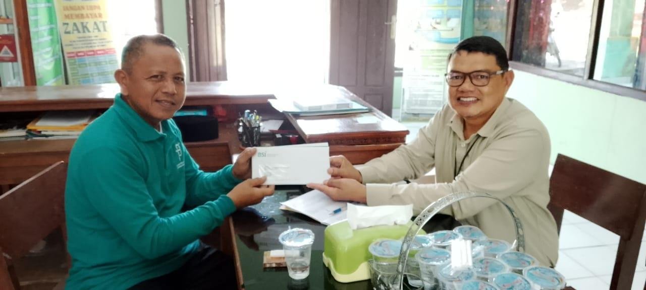 Ka. KUA Pangean Terima Kunjungan Pimpinan BSI Cabang Teluk Kuantan