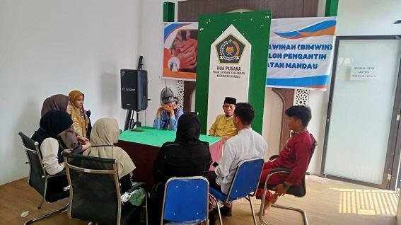 Penghulu KUA Mandau berikan Ilmu Kepenghuluan Kepada Mahasiswa Magang 