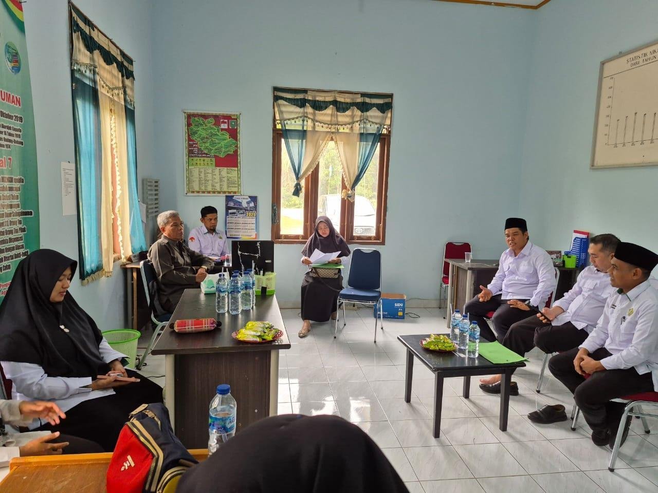 Ka. KUA Kampar Kiri Tengah Mendapat Pembinaan dari Ka. Kankemenag Kampar