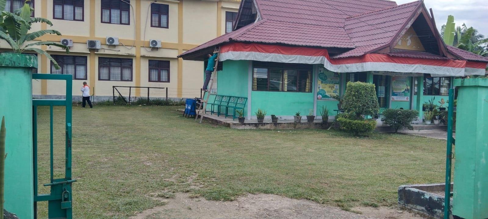 KUA Kecamatan Benai Gelar Gotong Royong Sambut Semarak HUT RI 