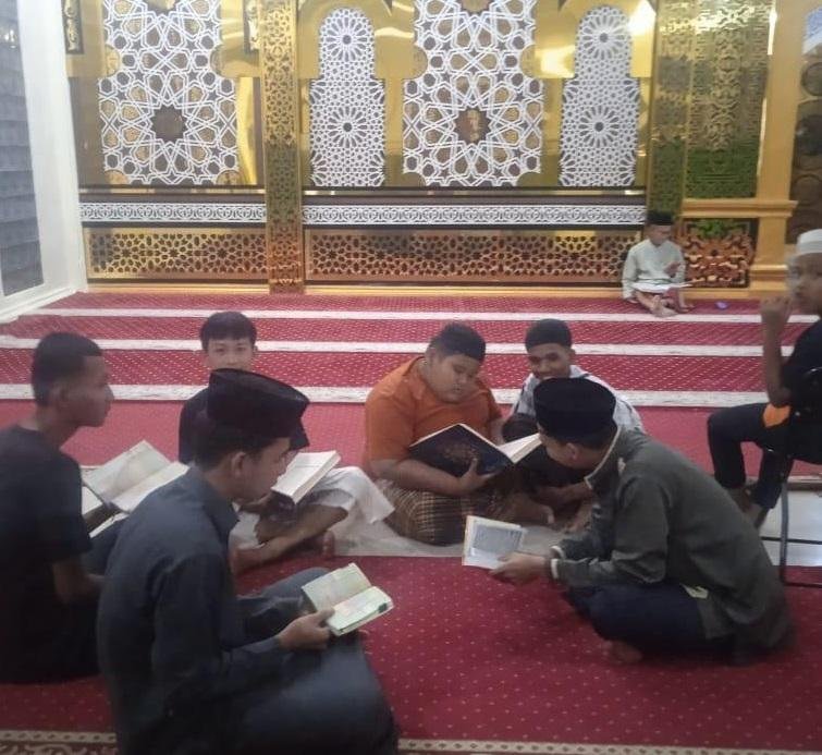 Penghulu Ahli Pertama KUA Pangean Berikan Bimbingan Tahsin Kepada Remaja Masjid