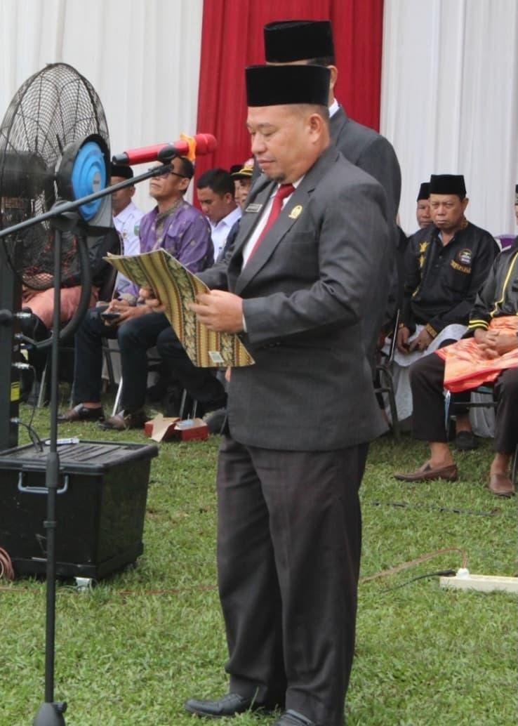 Ka KUA Singingi Hilir Pimpin Doa di Upacara HUT ke-80 RI
