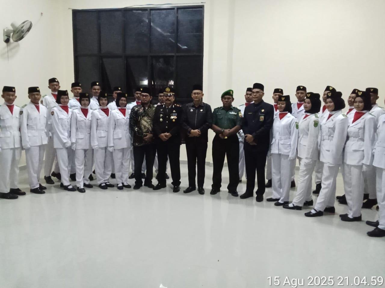 Kepala KUA Kecamatan Keritang Hadiri Pengukuhan Paskibraka 2025