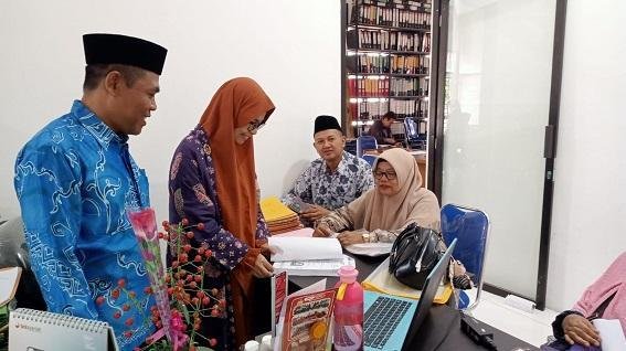 Kepala KUA Mandau Tinjau Pelayanan Pendaftaran Ulang Calon Jamaah Haji