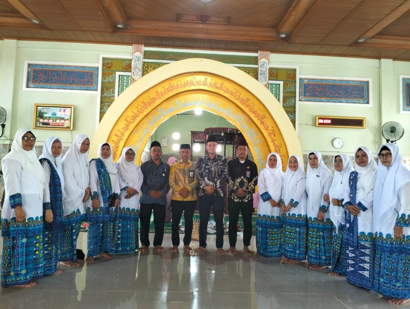 KUA Koto Kampar Hulu Dorong Sinergi Dakwah Lewat Acara Bulanan BKMT di Sibiruang