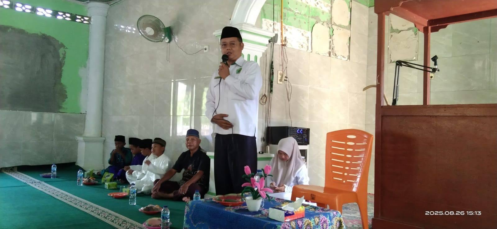 KUA Batang Cenaku Sampaikan Materi Pentingnya Kesadaran Pencatatan Pada Pengajian BKMT 