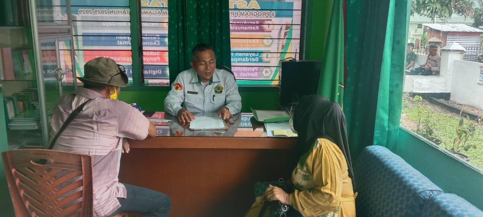 Ka. KUA Kecamatan Singingi Periksa Wali dari Calon Pengantin
