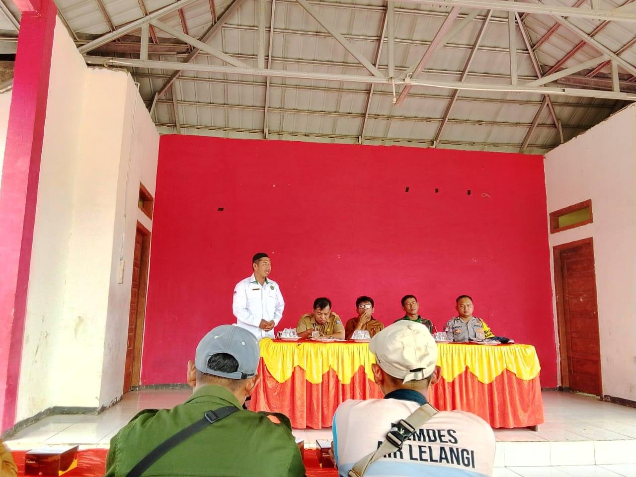 KUA Kec. Ulok Kupai Ikut Serta Dalam Persiapan HUT RI Ke 80 Tahun