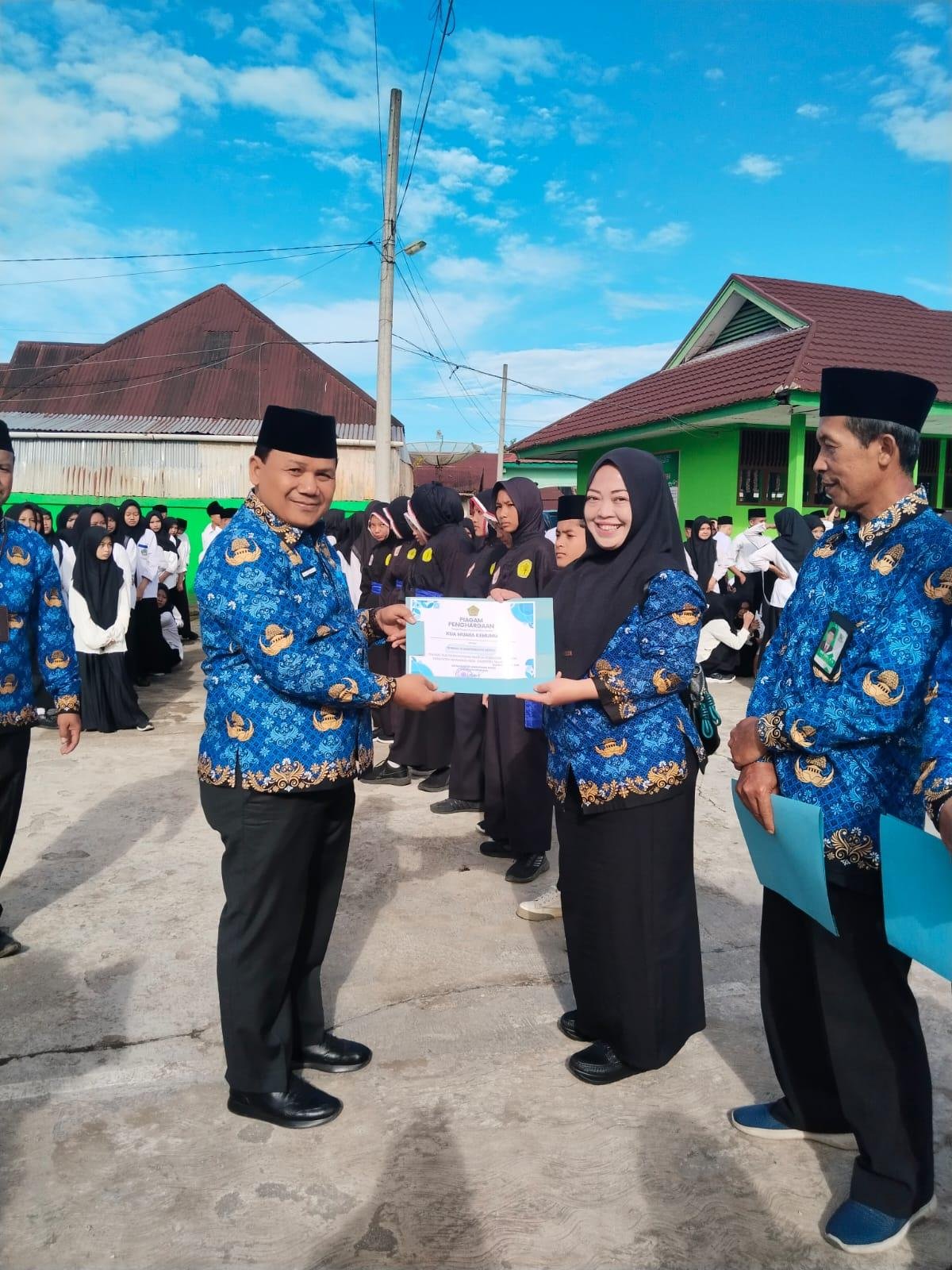 Semester Satu, KUA Muara Kemumu Raih Terbaik Tiga Kontributor Berita