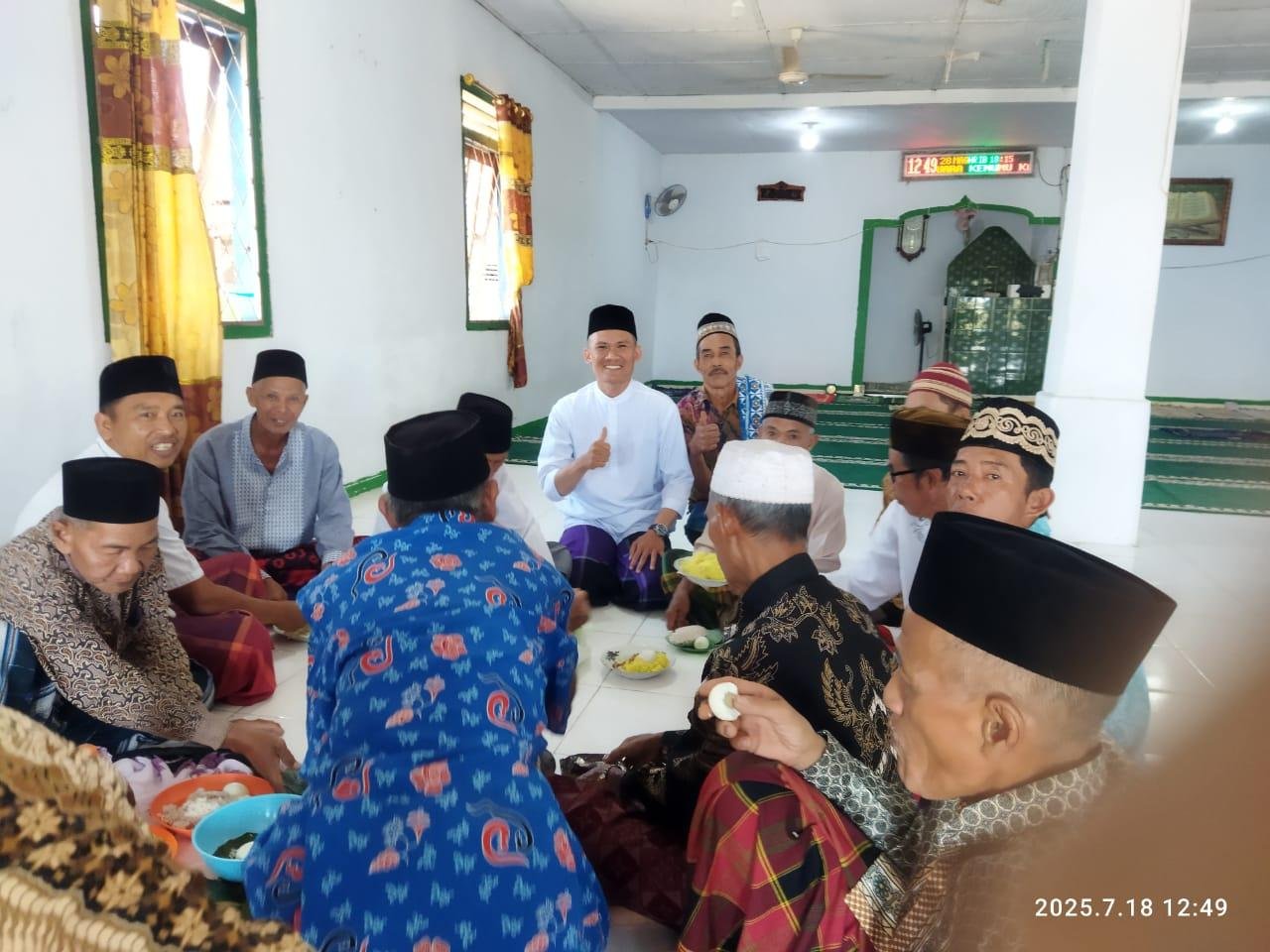 Laksanakan Safari Jumat Kepala KUA Pererat Silaturahmi Dengan Perangkat Agama
