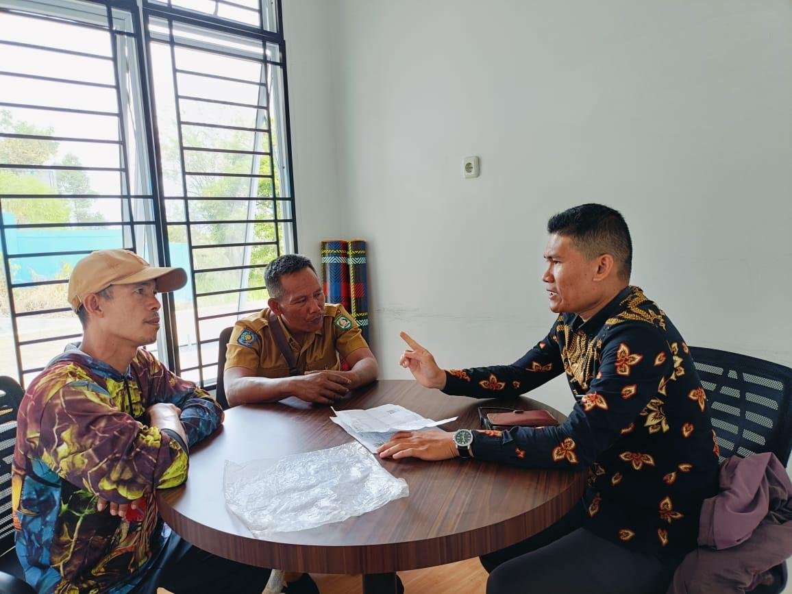 Layani Pengaduan Masyarakat Pernikahan Tidak Tercatat, Kepala KUA Muara Kemumu Beri Solusi