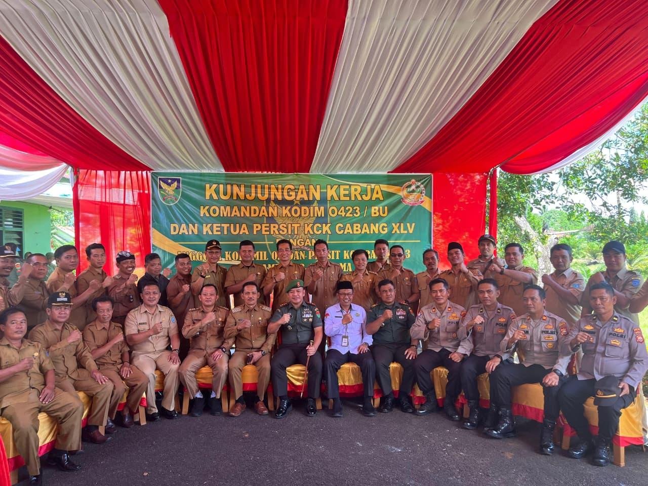 KUA Arga Makmur Hadiri Kunjungan Kerja Dandim 0423/BU dan Ketua Persit di Koramil Arga Makmur