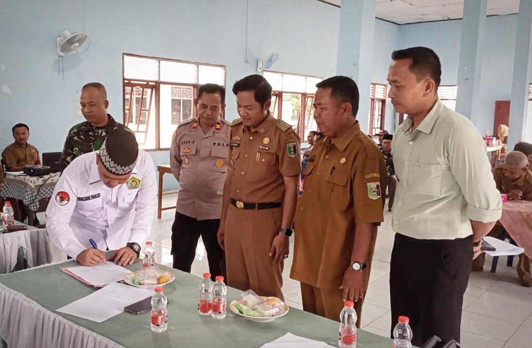 Kepala KUA Labuhan Ratu Teken Pakta Integritas, Bukti Komitmen Jaga Stabilitas Nasional