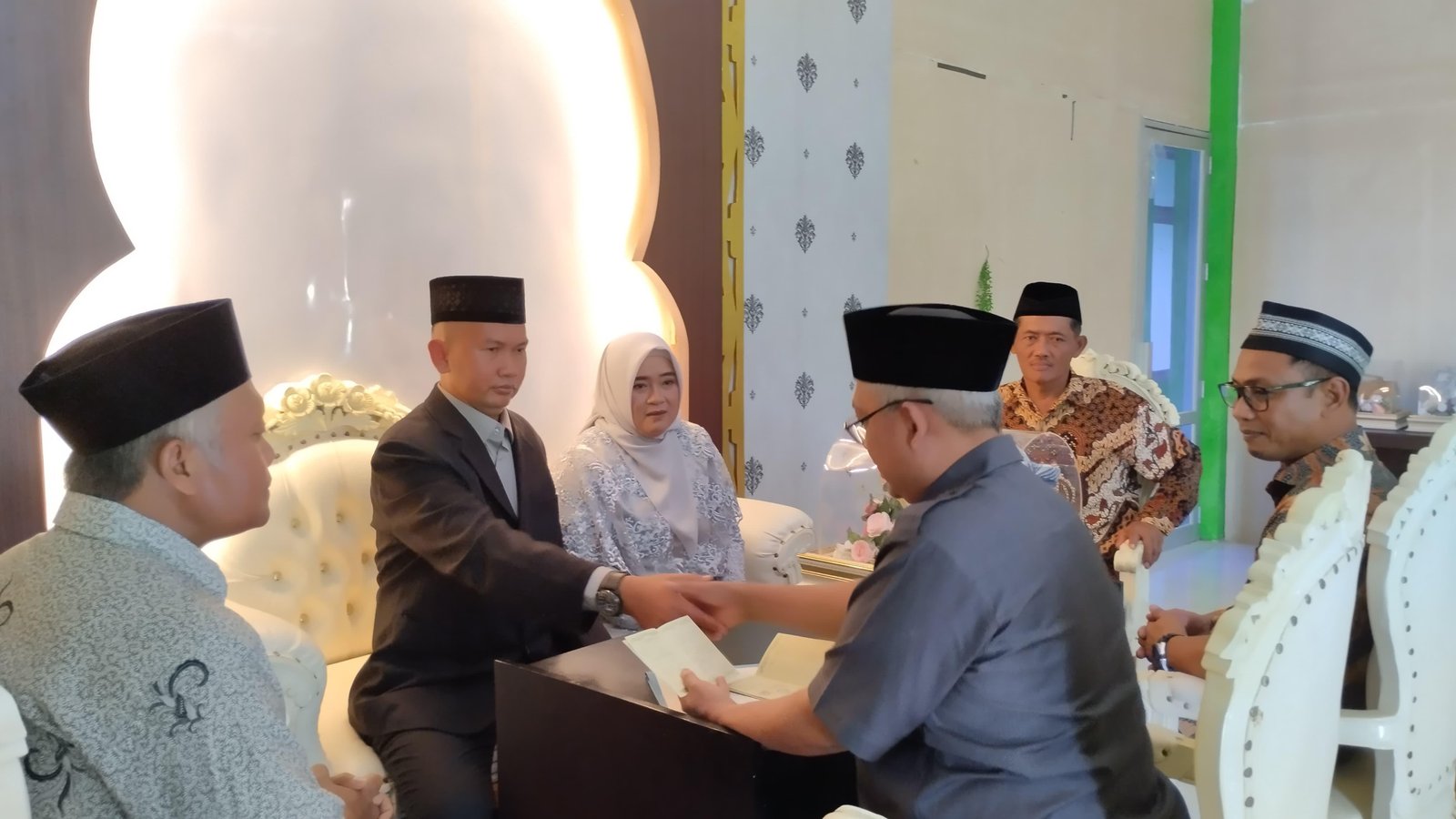 Plt.KUA Distrik Aimas Eksekusi Layanan Nikah pada Balai Nikah