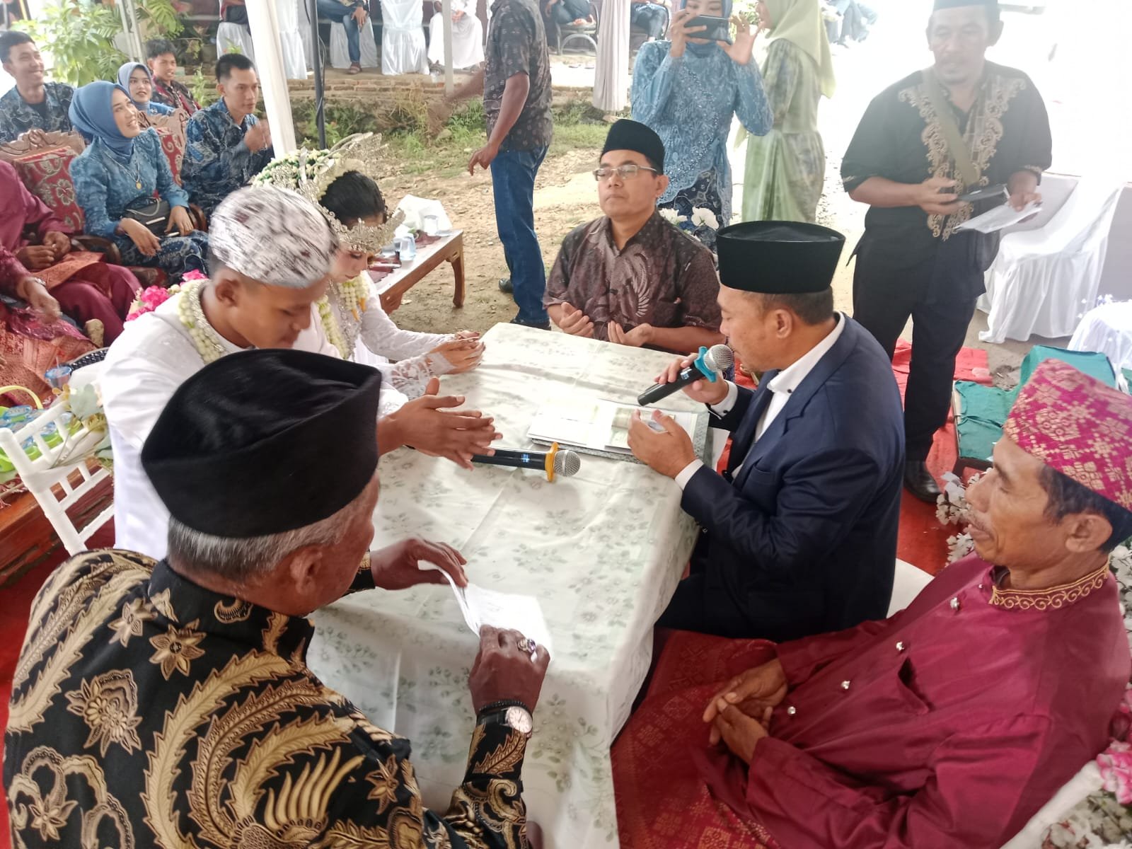 Momen Nikah Di Hari Pahlawan