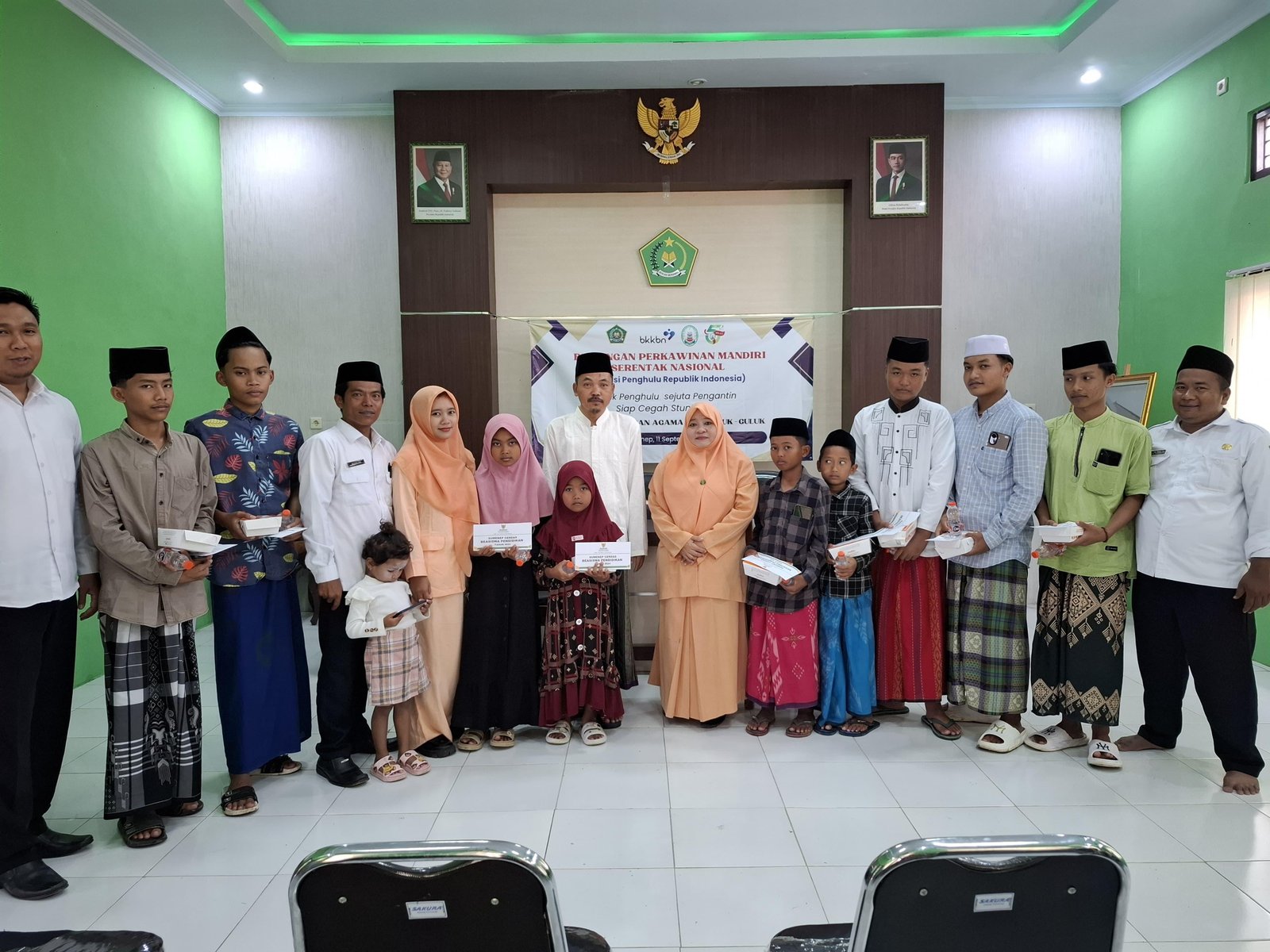 KUA Guluk-Guluk Bersama Badan Amil Zakat Sumenep Salurkan Beasiswa Pendidikan dalam Rangka Peringatan Hari Amal Bhakti Kementerian Agama