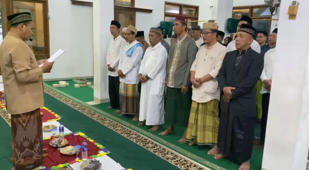 Ketua BKM Kukuhkan Pengurus DKM Masjid Al - Ikhlas Tanjung Senang Bandar Lampung 