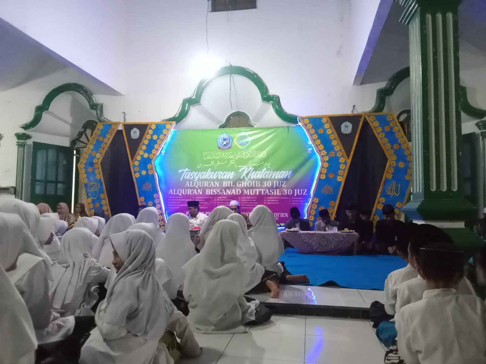 Penyuluh KUA Sekampung Udik Hadiri Syukuran 26 Hafiz Al-Qur'an
