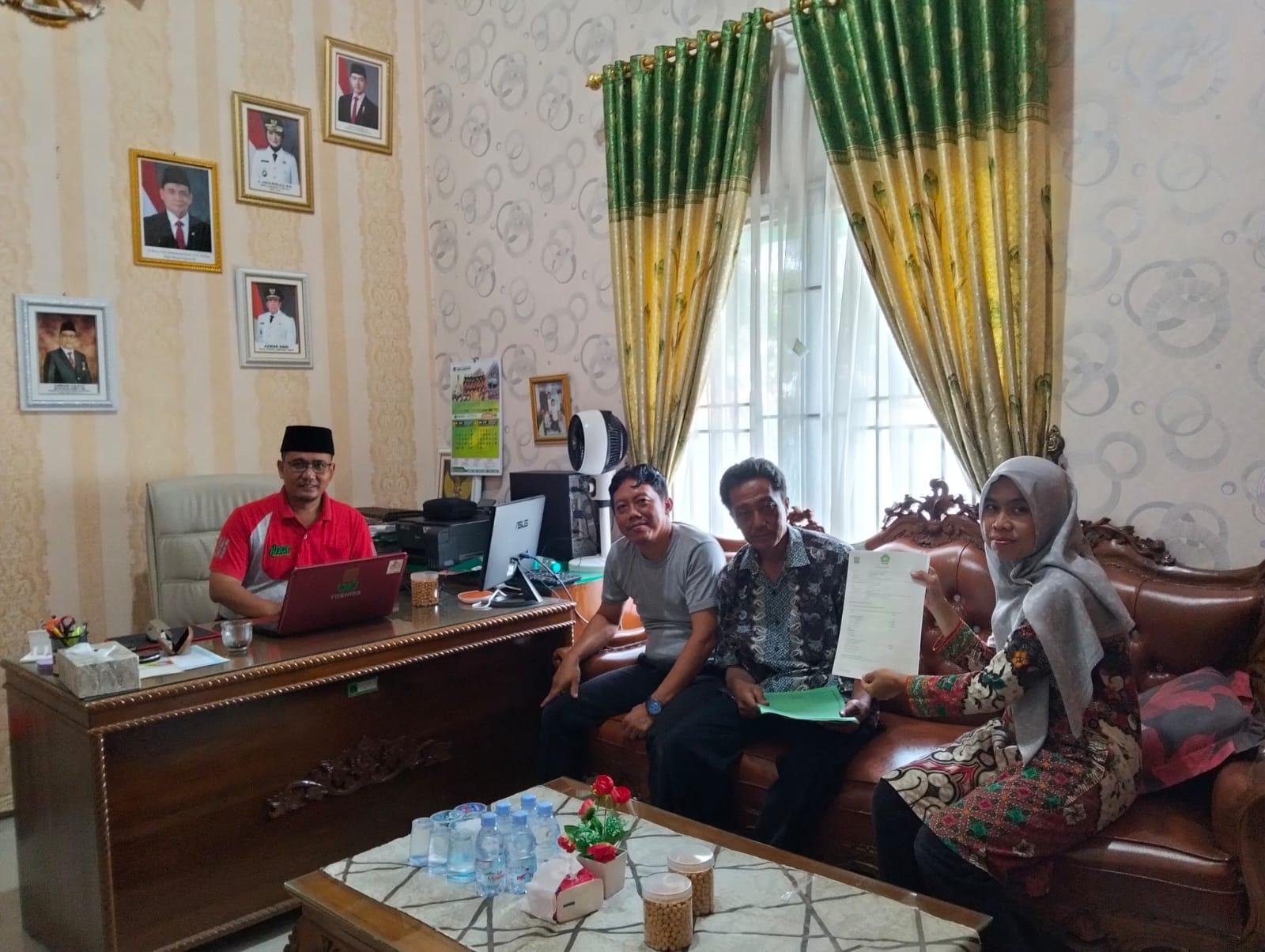Transformasi Digital Wakaf: Penyerahan E-AIW di Labuhan Ratu