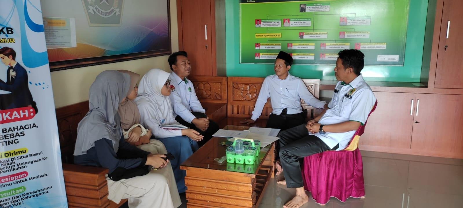 Sinergi Lembaga Keagamaan dan Pendidikan: KUA Labuhan Ratu Fasilitasi Riset Zakat Inovatif