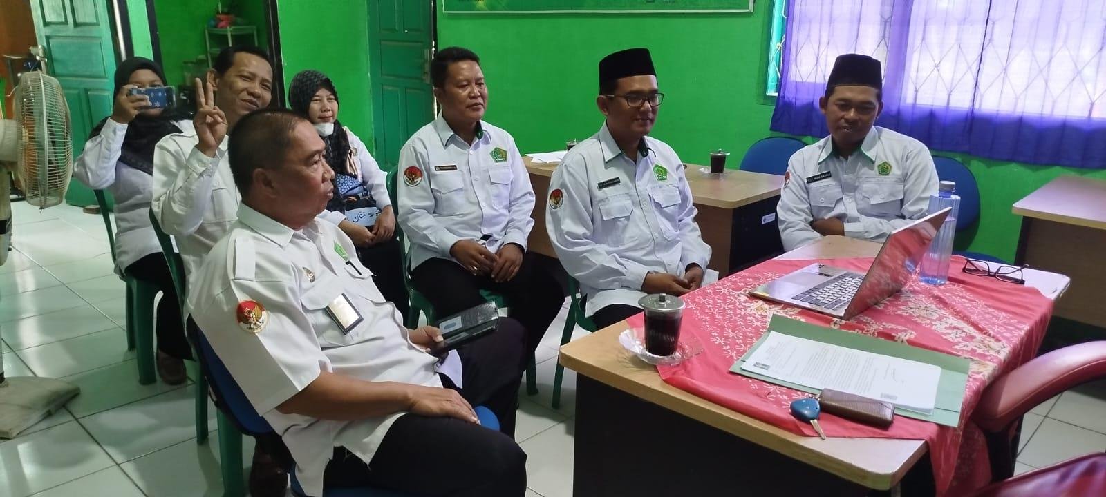 Keluarga KUA Pasir Sakti Kompak Ikuti E-Learning Antigratifikasi Kemenag