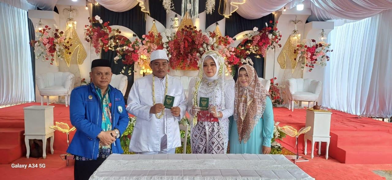 Pelayanan Nikah di KUA Distrik Mayamuk: Penghulu Didampingi Staf Operator SIMKAH