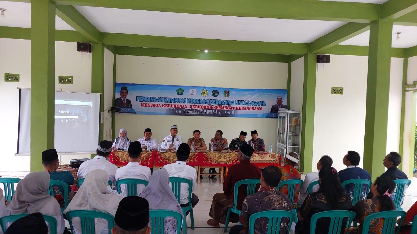 Penyuluh Agama KUA Sekampung Udik Hadiri Pembinaan Kampung Moderasi Beragama di Labuhan Ratu