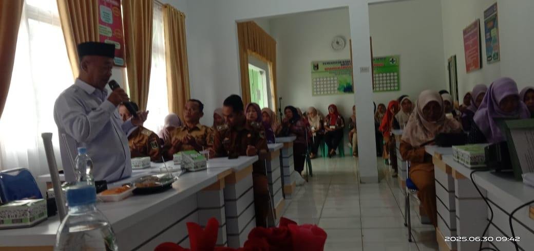 Kepala KUA Sekampung Pimpin Doa dalam Lokakarya Mini Tribulanan Lintas Sektoral UPTD Puskesmas Sekampung
