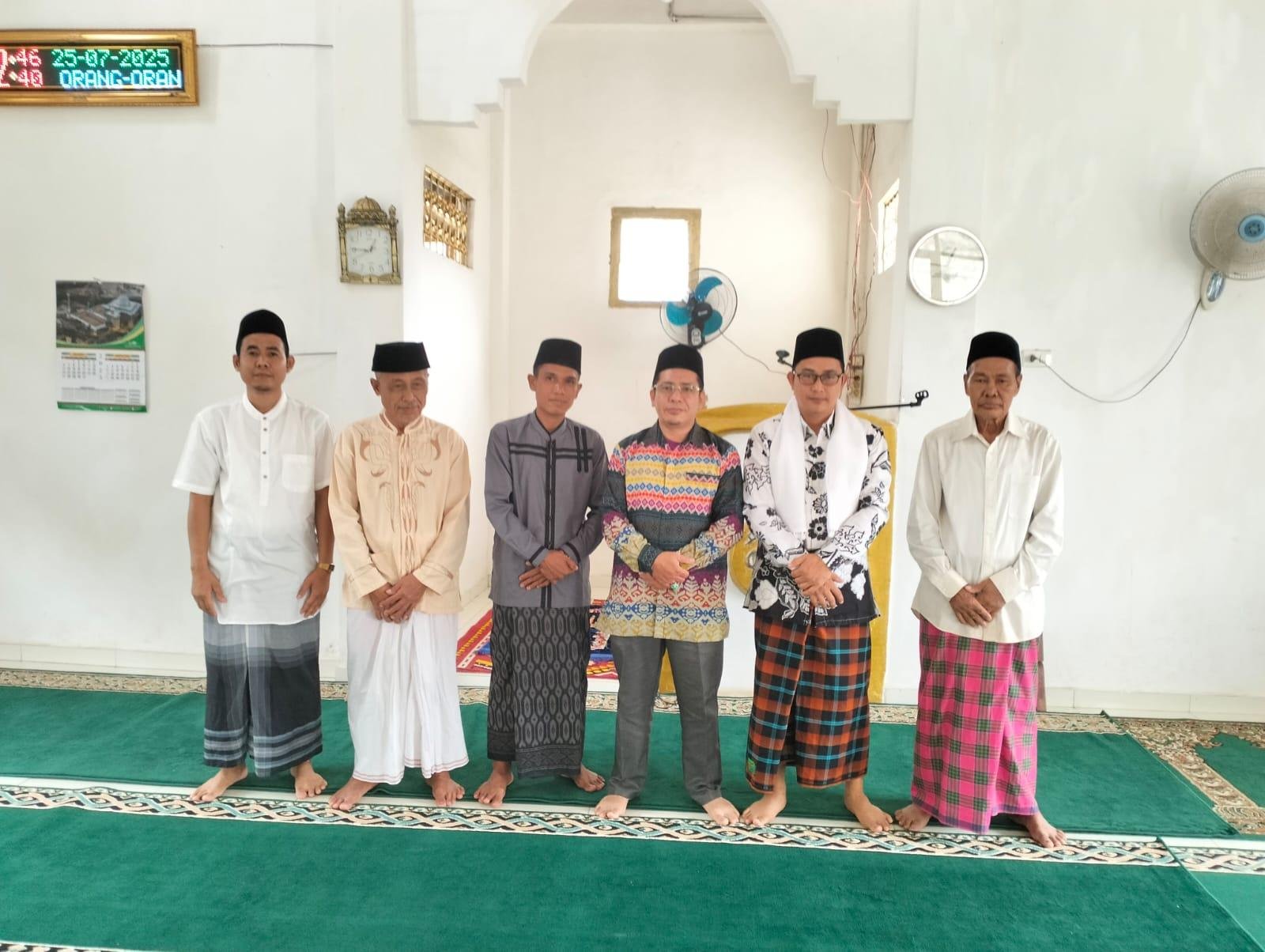 Kepala KUA Beserta Staf dan Penyuluh Agama Safari Jum'at di Masjid Nurul Iman Desa Sukarami