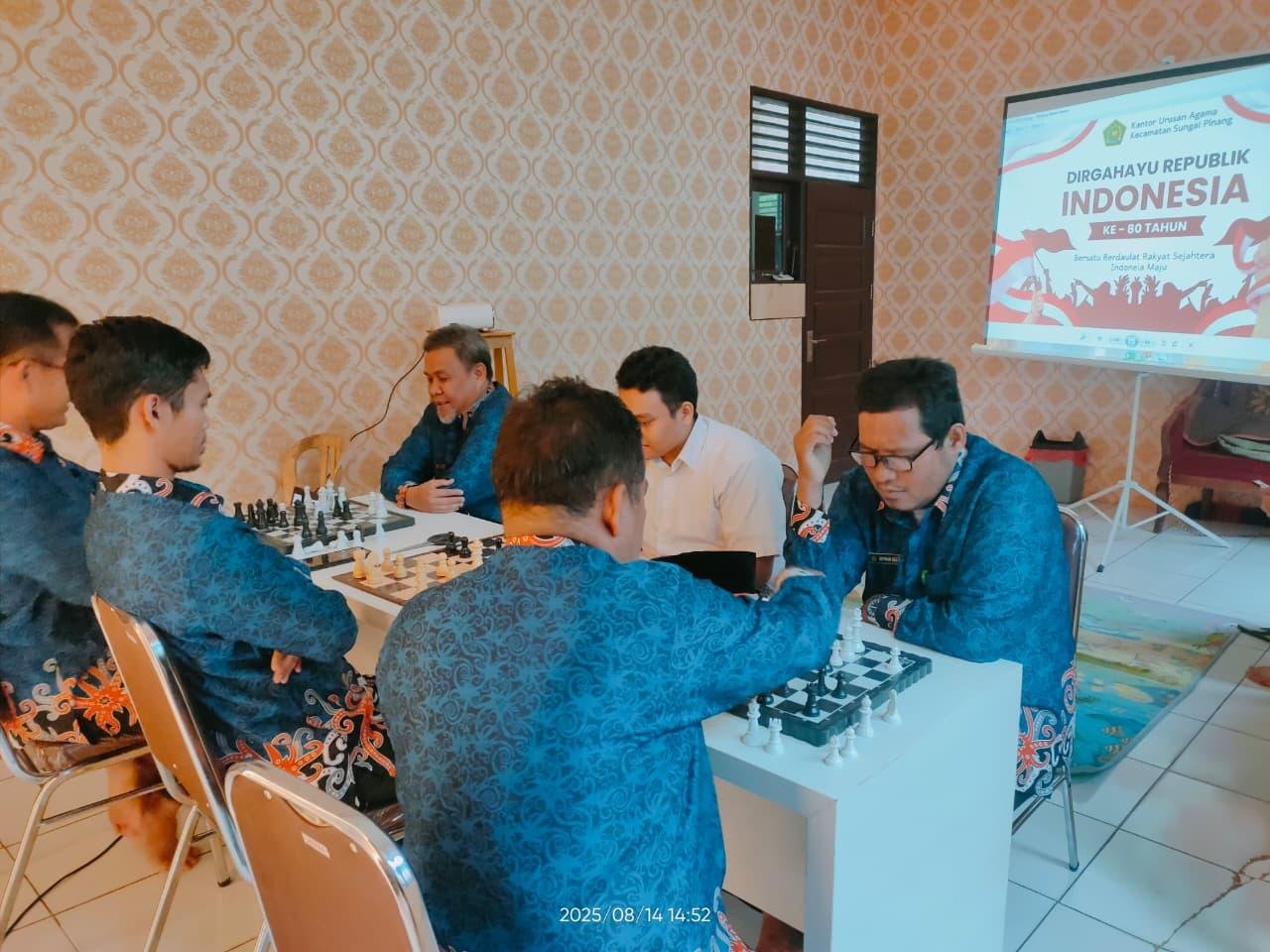Jalin Kebersamaan KUA Sungai Pinang Selenggarakan Lomba Dalam Rangka HUT RI 80 