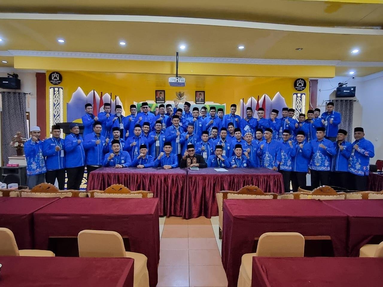 Kabid Urais Dr. H. Mukhlis, MA Tutup Muswil II PW APRI Aceh