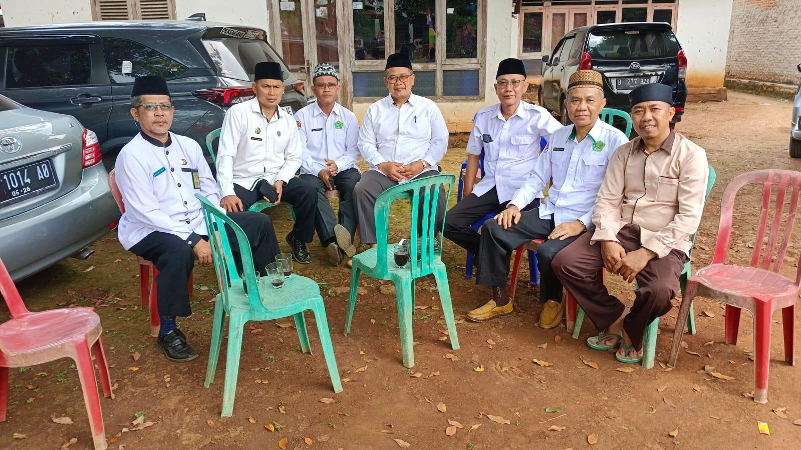 PC APRI Lampung Timur Bertakziah ke Kediaman Keluarga Penghulu Marga Tiga