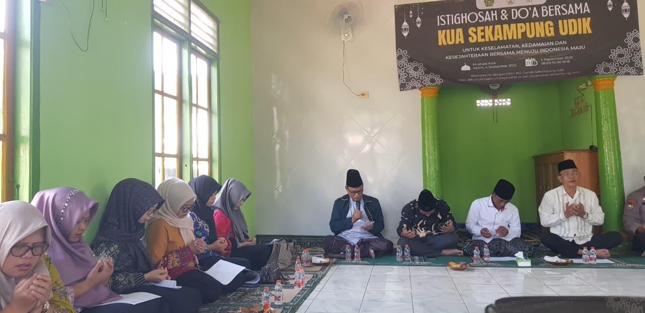 KUA Sekampung Udik Gelar Istighosah, Jatman Lampung Pimpin Doa