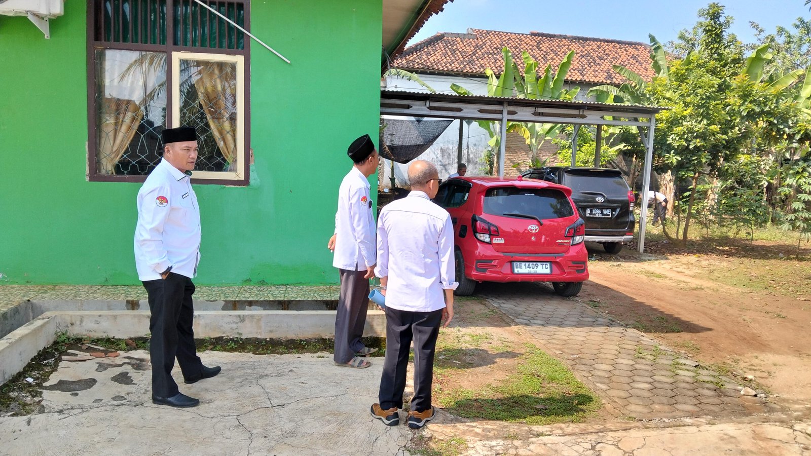Tim Monev Bimas Islam Kanwil Kemenag Lampung Tinjau Hasil Go Green KUA Sekampung Udik