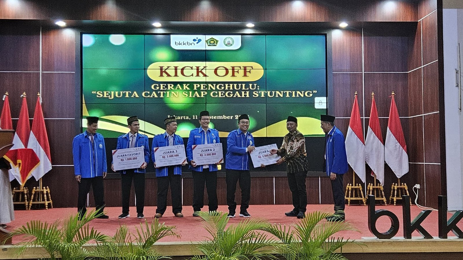 Penghulu Lebak Banten Raih Penghargaan Juara Lomba Video Kreatif dalam Acara Kick Off Milad APRI ke-5