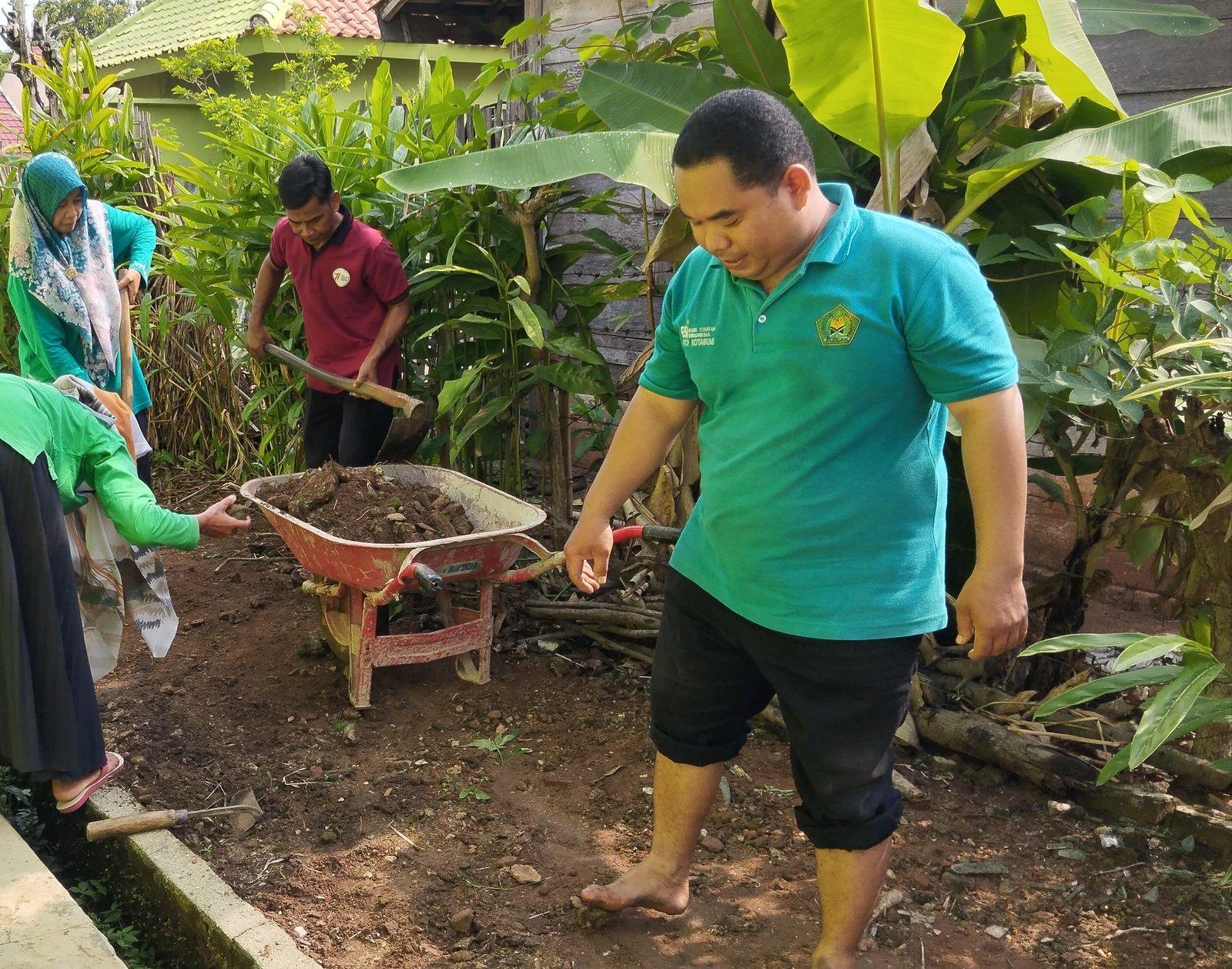 Euforia KUA Sungkai Utara Sambut Musim Hujan dengan Aksi Nyata