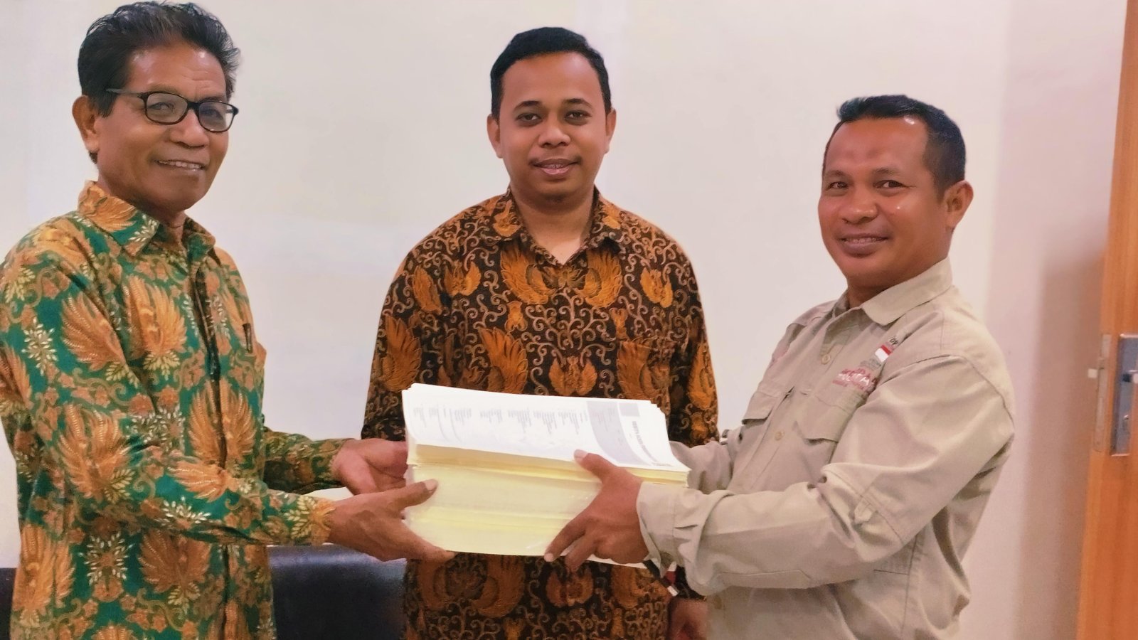Kepala Seksi Bimas Islam Kabupaten Manokwari Sampaikan Permintaan Penambahan Stok Buku Nikah ke Kanwil Kemenag Papua Barat