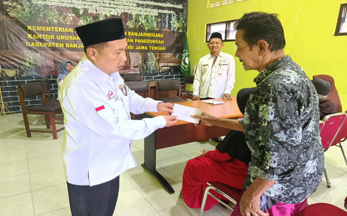 Pentasarufan Zakat Konsumtif di Balai Nikah dan Manasik Haji KUA Pagedongan: Wujud Kepedulian Sosial dan Pemberdayaan Ekonomi Mustahik