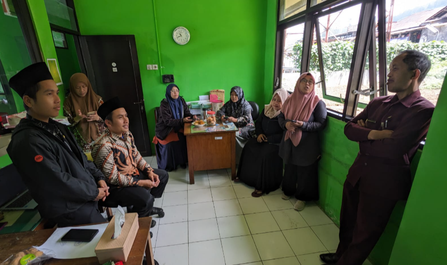 Jejak Kebaikan Almarhum Fadlil Munawir, KUA Batur Bangkit Lanjutkan Tugas Pelayanan
