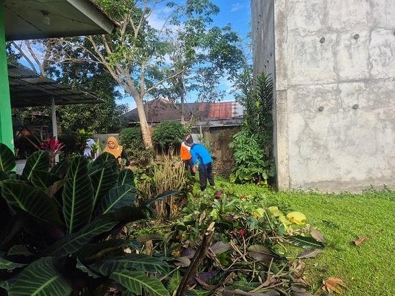 KUA Curup Tengah Giat Gotong Royong: Kebersihan Kantor, Semangat Pelayanan Masyarakat