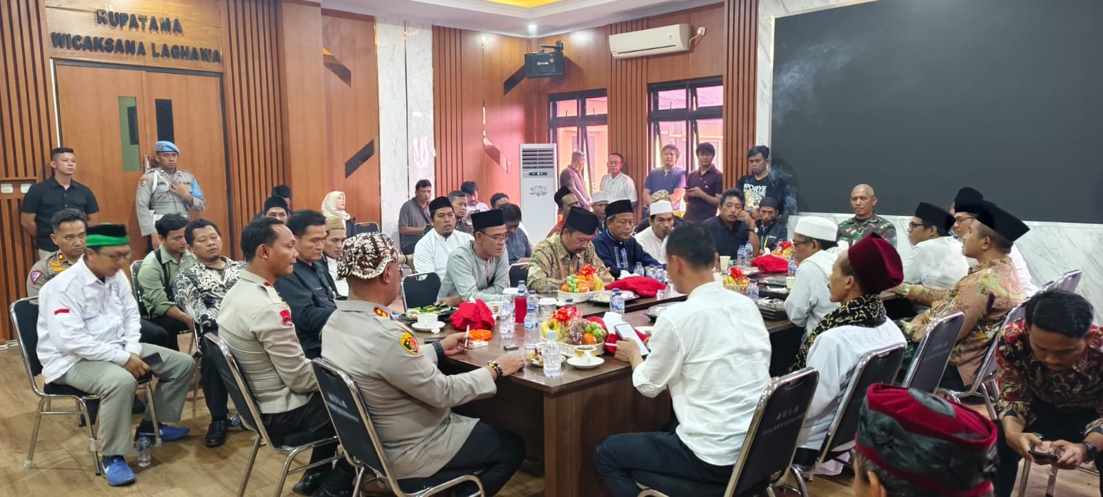 Kepala KUA Cikande Hadiri Mediasi terkait Penolakan kedatangan Gus Abbas Buntet diacara Maulid Nabi  Kecamatan Cikande